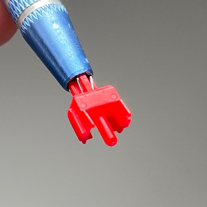Picture of the result of diamond polishing, the stem leg looks shiny and the surface feels smooth.